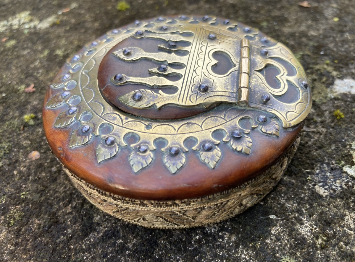 Tabatière Bretonne de femme, ronce de buis, laiton, début XIXem-photo-4