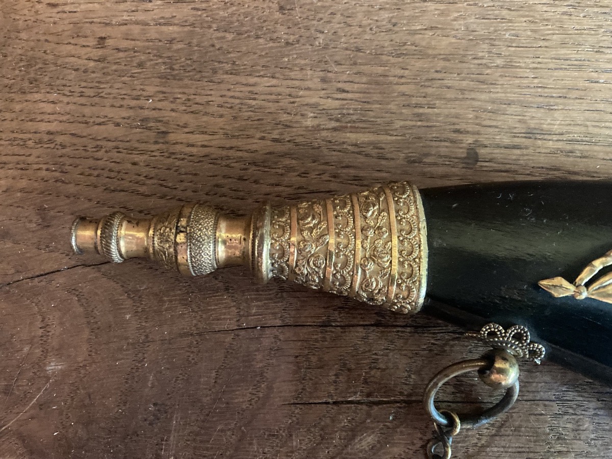 Black Horn Powder Flask, Powder Pear, Gilded Brass Decoration, Empire Period, Early 19th Century.-photo-4