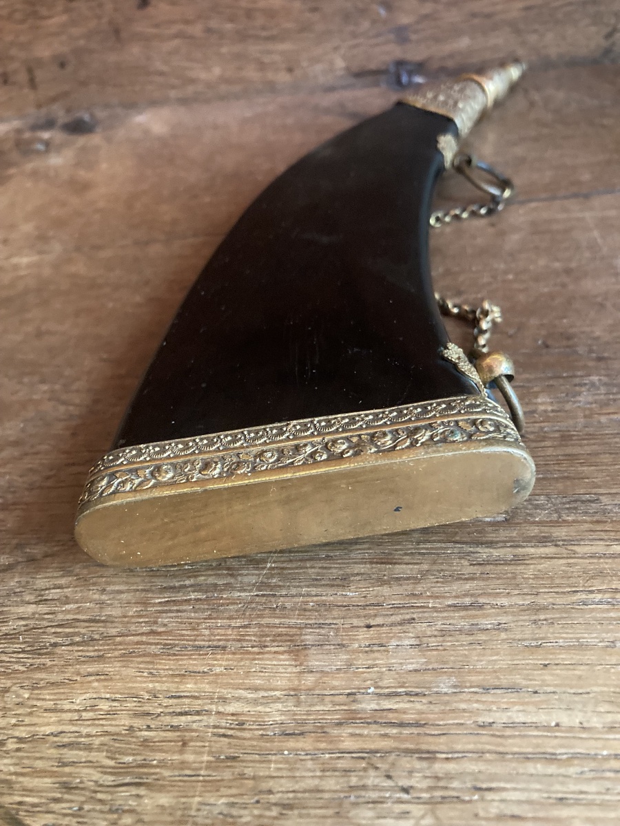 Black Horn Powder Flask, Powder Pear, Gilded Brass Decoration, Empire Period, Early 19th Century.-photo-4