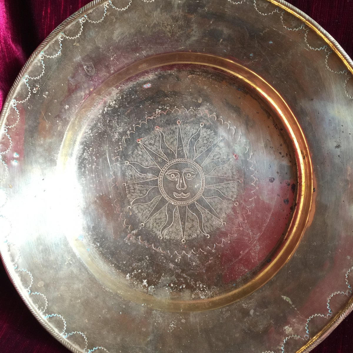 Offering Dish Quest Plate In Brass Engraved With A Radiant Guilloche Sun - XVIIIth -  With Brands Marks-photo-2