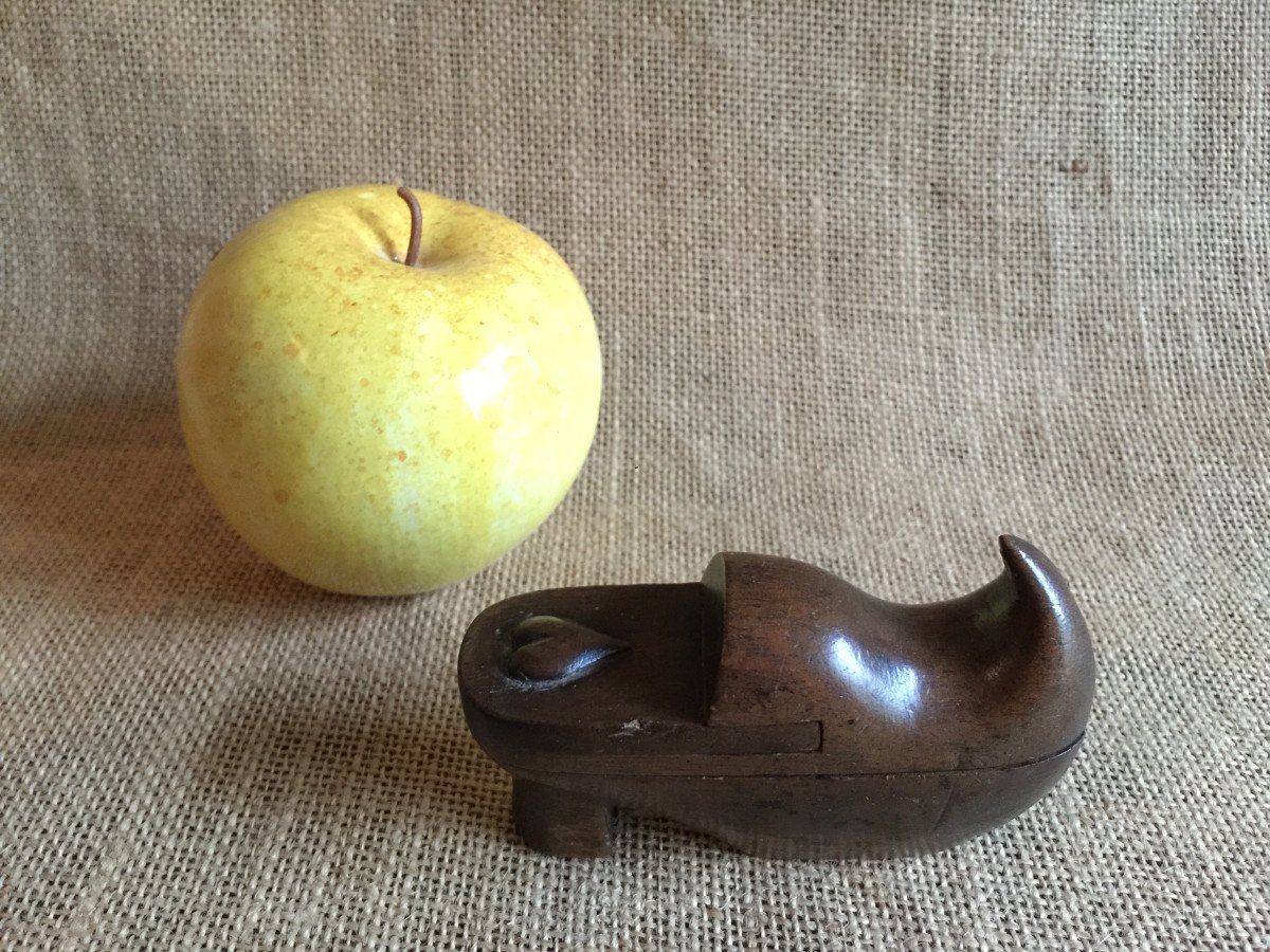 Snuffbox With System In Shape Of A Hoof Clog Decorated With Heart - Carved Wood  XIXth Folk Art-photo-7
