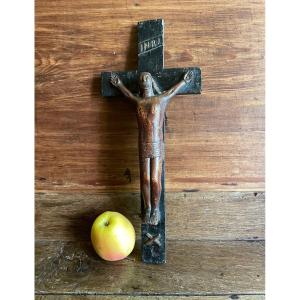 Crucifix Monoxyle Christ En Bois Sculpté Art Populaire Religieux XIXème