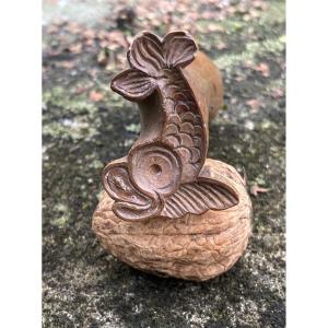 Tampon, cachet, marque en buis, dauphin XIXe art populaire 