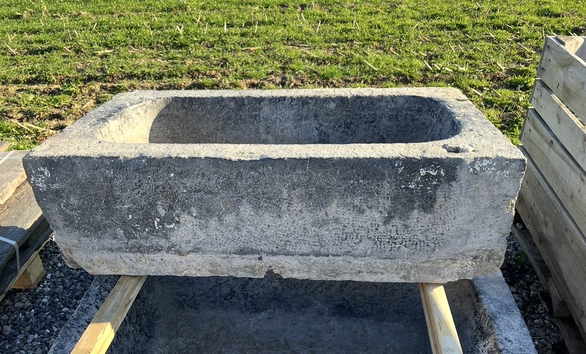  3 Auges en pierre identiques-photo-2