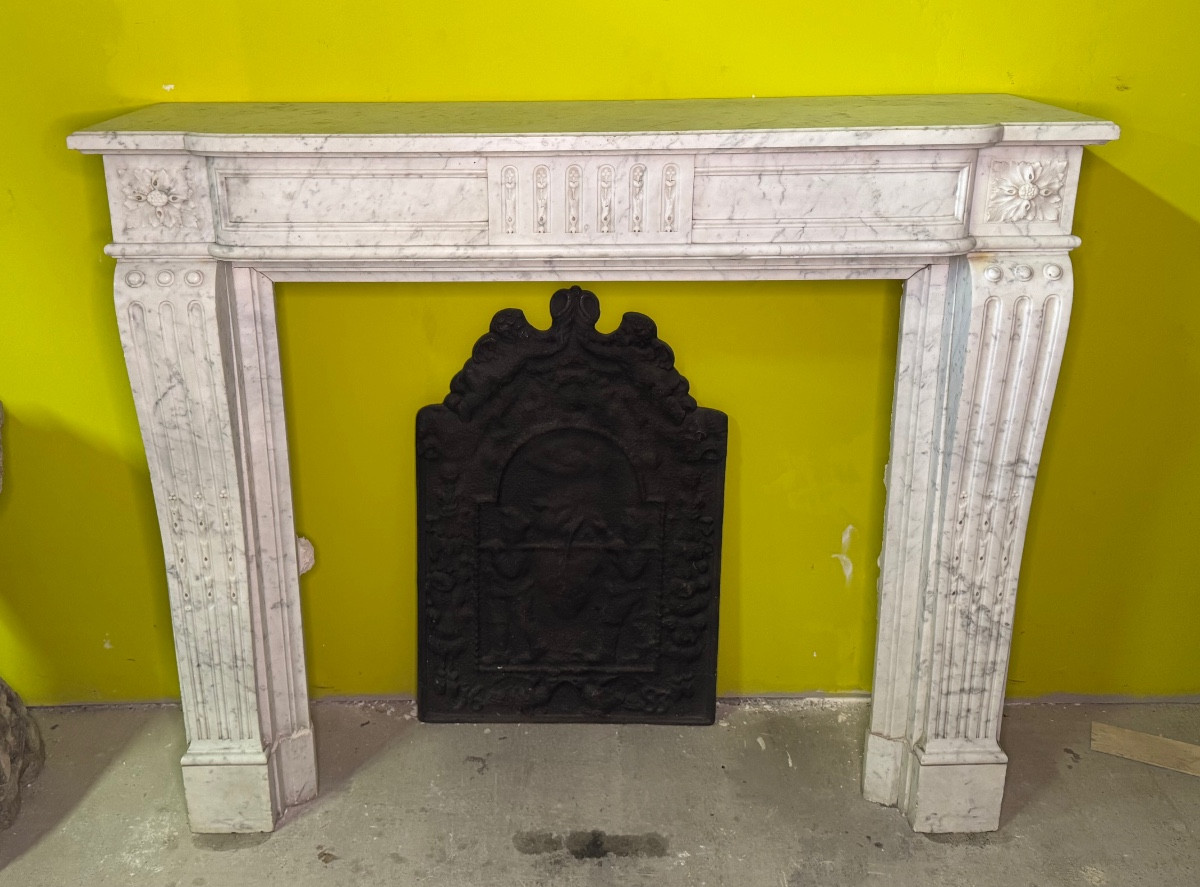 Louis XVI Mantel