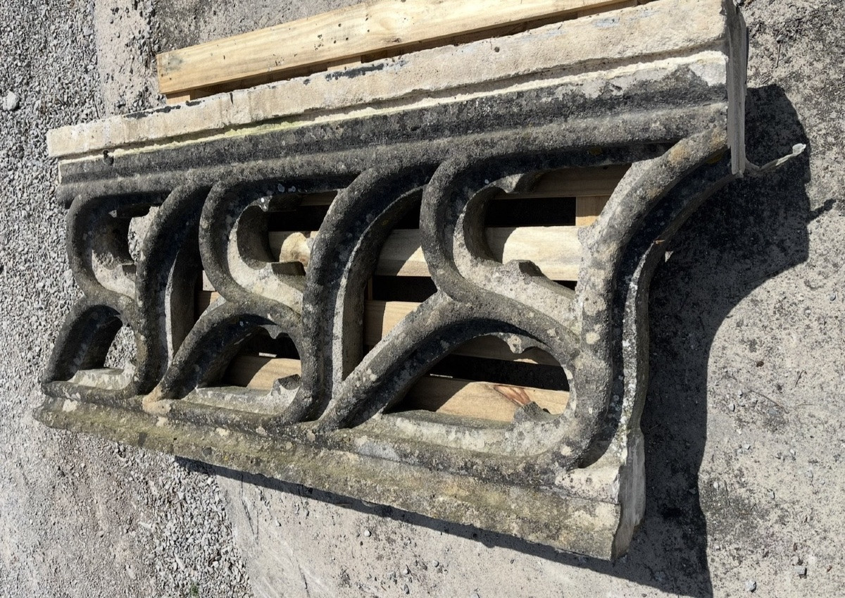 Grande rambarde, balustrade en pierre Gothique.-photo-4