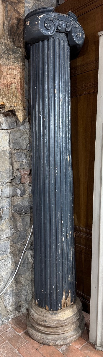 Pair Of Ionic Columns-photo-3