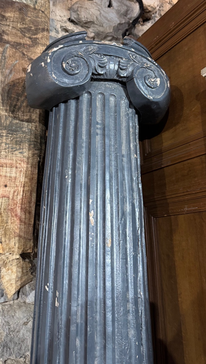 Pair Of Ionic Columns-photo-3