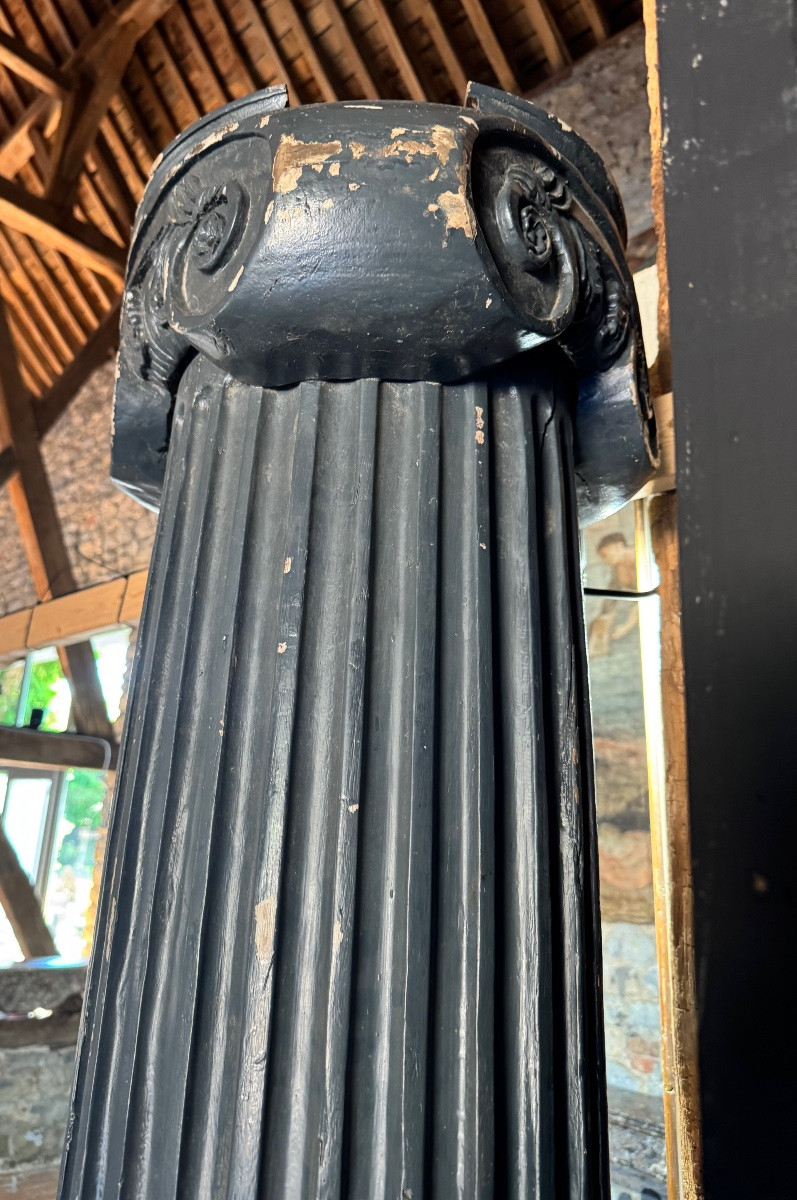 Pair Of Ionic Columns-photo-4