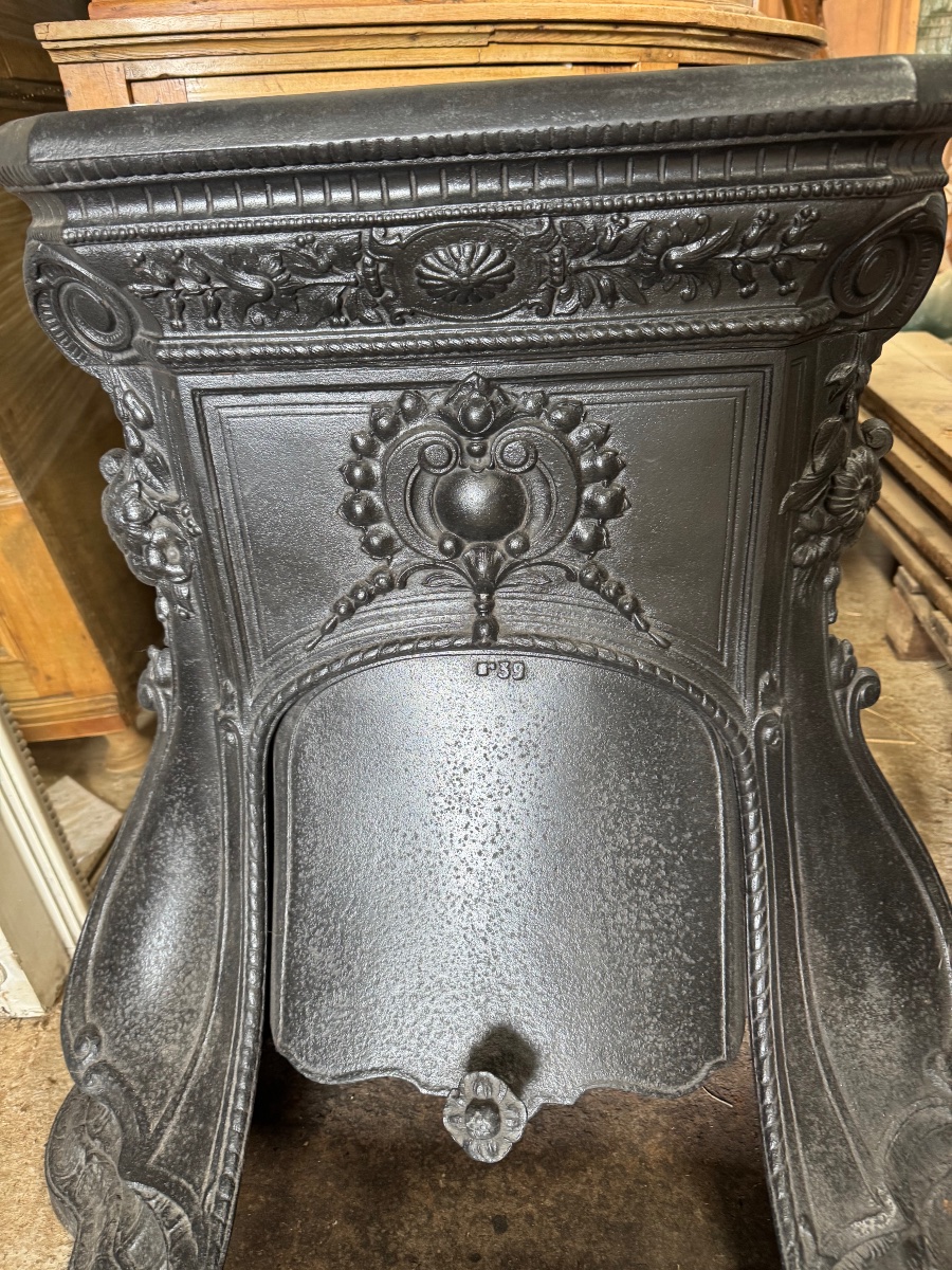 Godin Lemaire Prussian-style Stove-photo-1