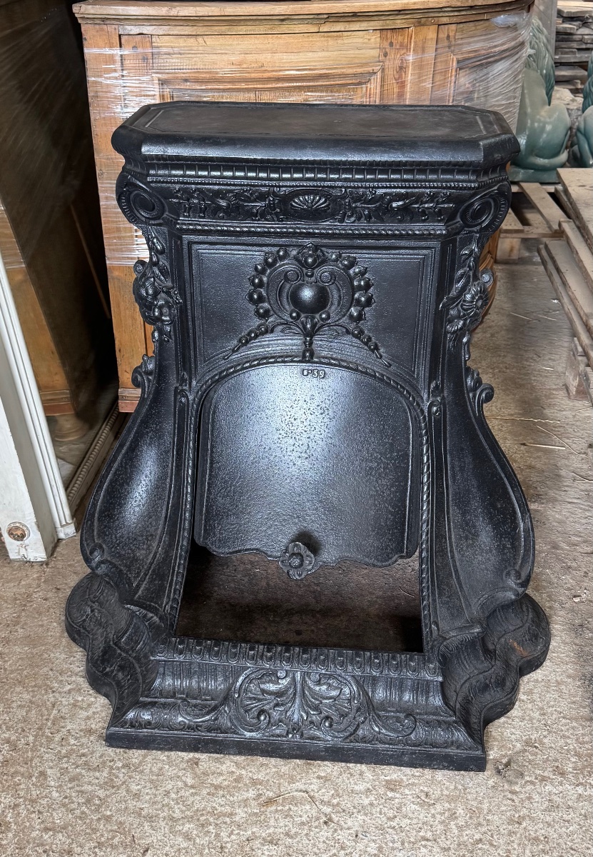 Godin Lemaire Prussian-style Stove
