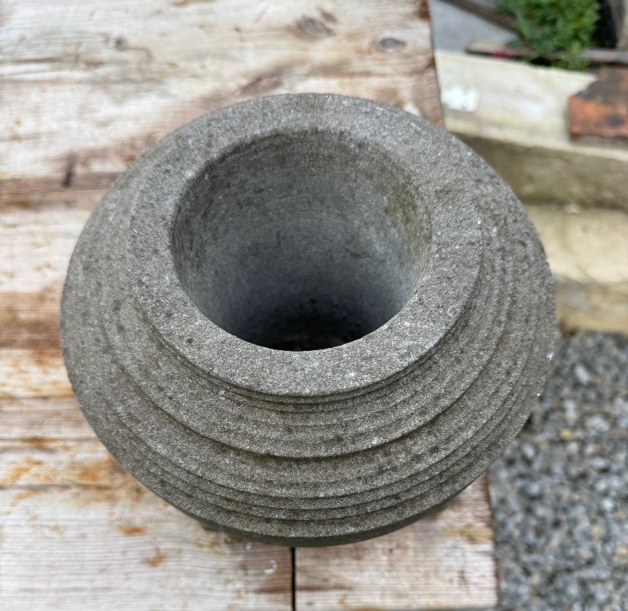 Vase en pierre -photo-1