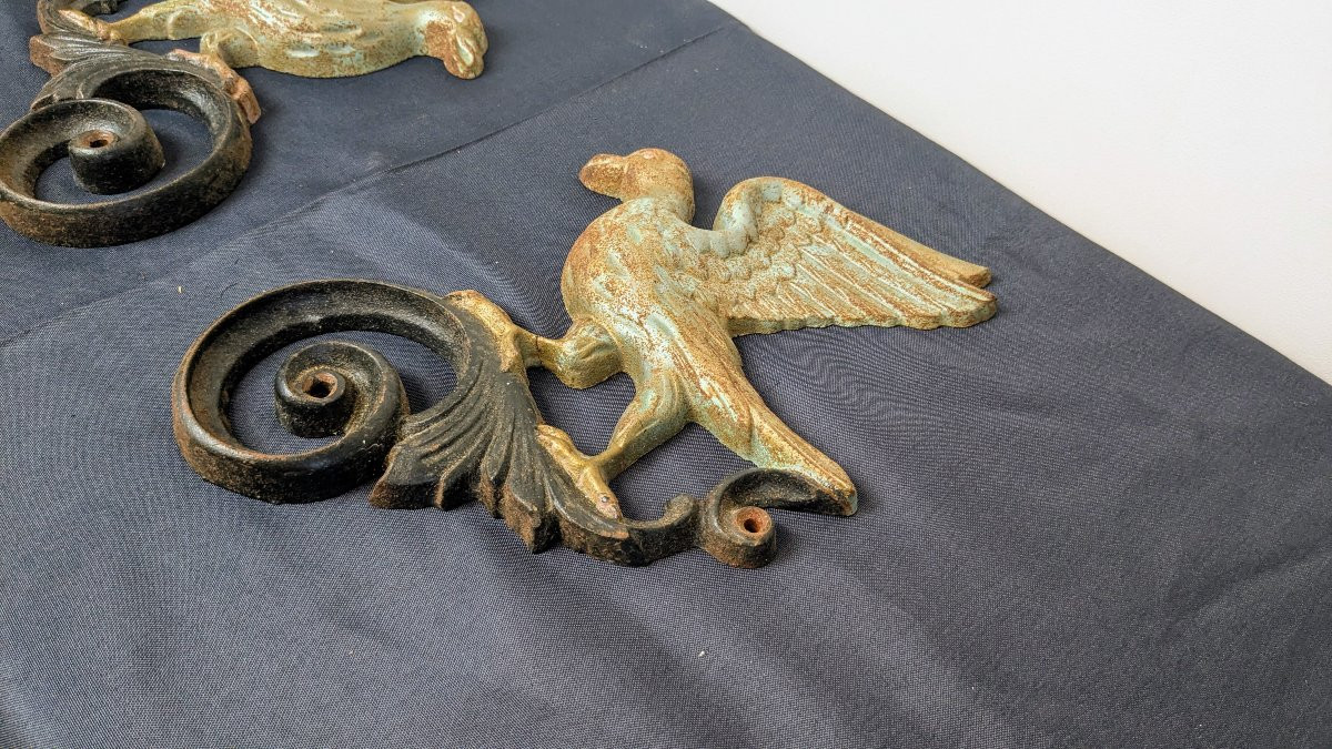 Pair Of Cast Iron Architectural Ornaments Decorated With Stylized Birds-photo-3