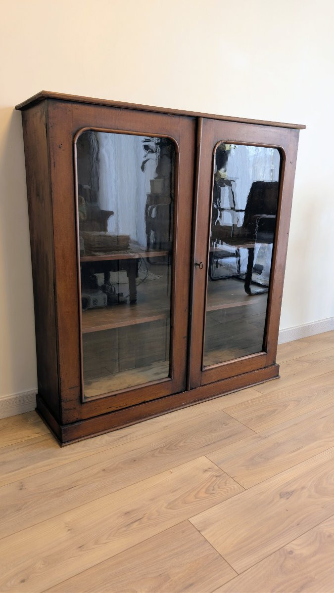 Vitrine anglaise victorienne en acajou à deux portes vitrées-photo-2