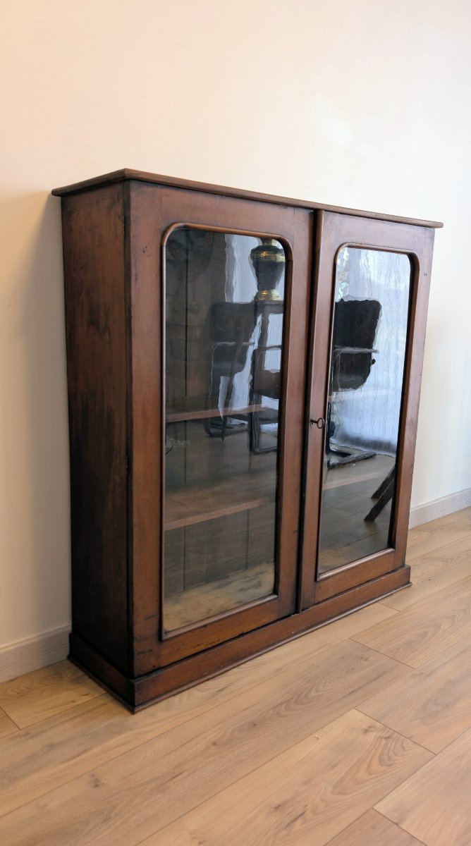 Vitrine anglaise victorienne en acajou à deux portes vitrées-photo-3