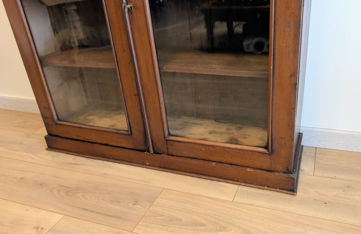 Vitrine anglaise victorienne en acajou à deux portes vitrées-photo-1