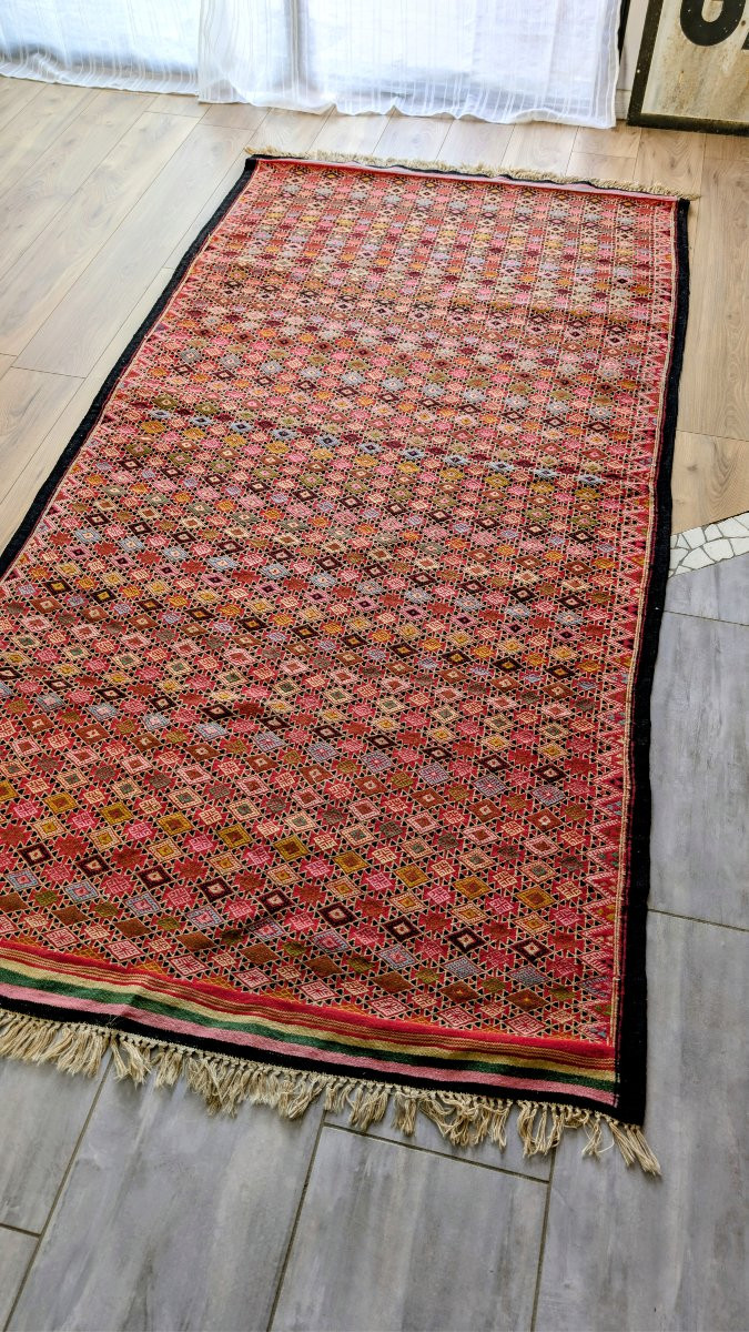 Grand kilim ancien à décor géométrique tribal, ton rouge, 260 x 130 cm-photo-2