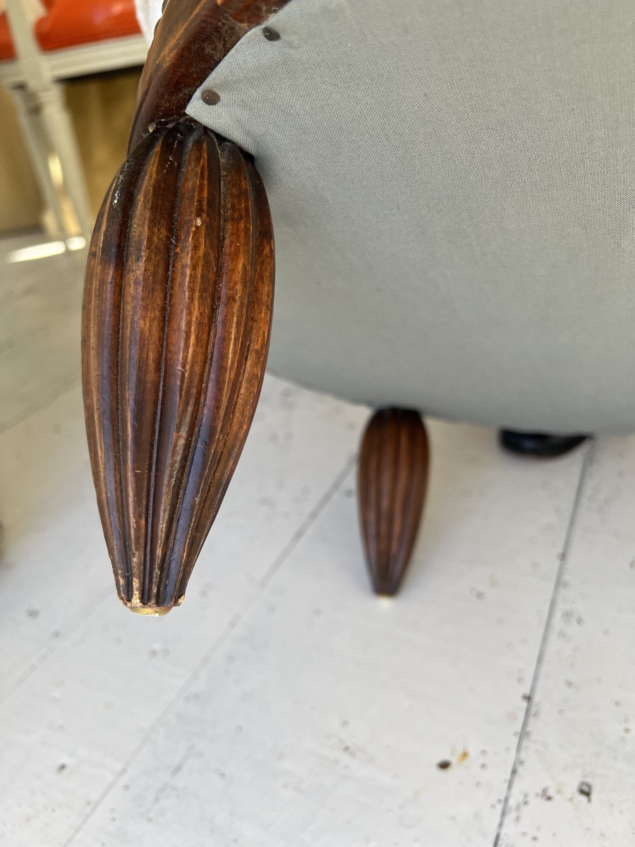 Pouf 1930, entièrement retapissé de lin crème. Pieds cannelés en fuseau.-photo-1