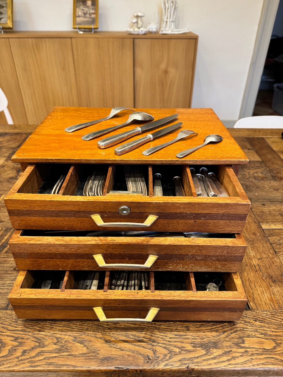 Ménagère alfenide/ christofle ,art deco 58 pièces dans son coffret 