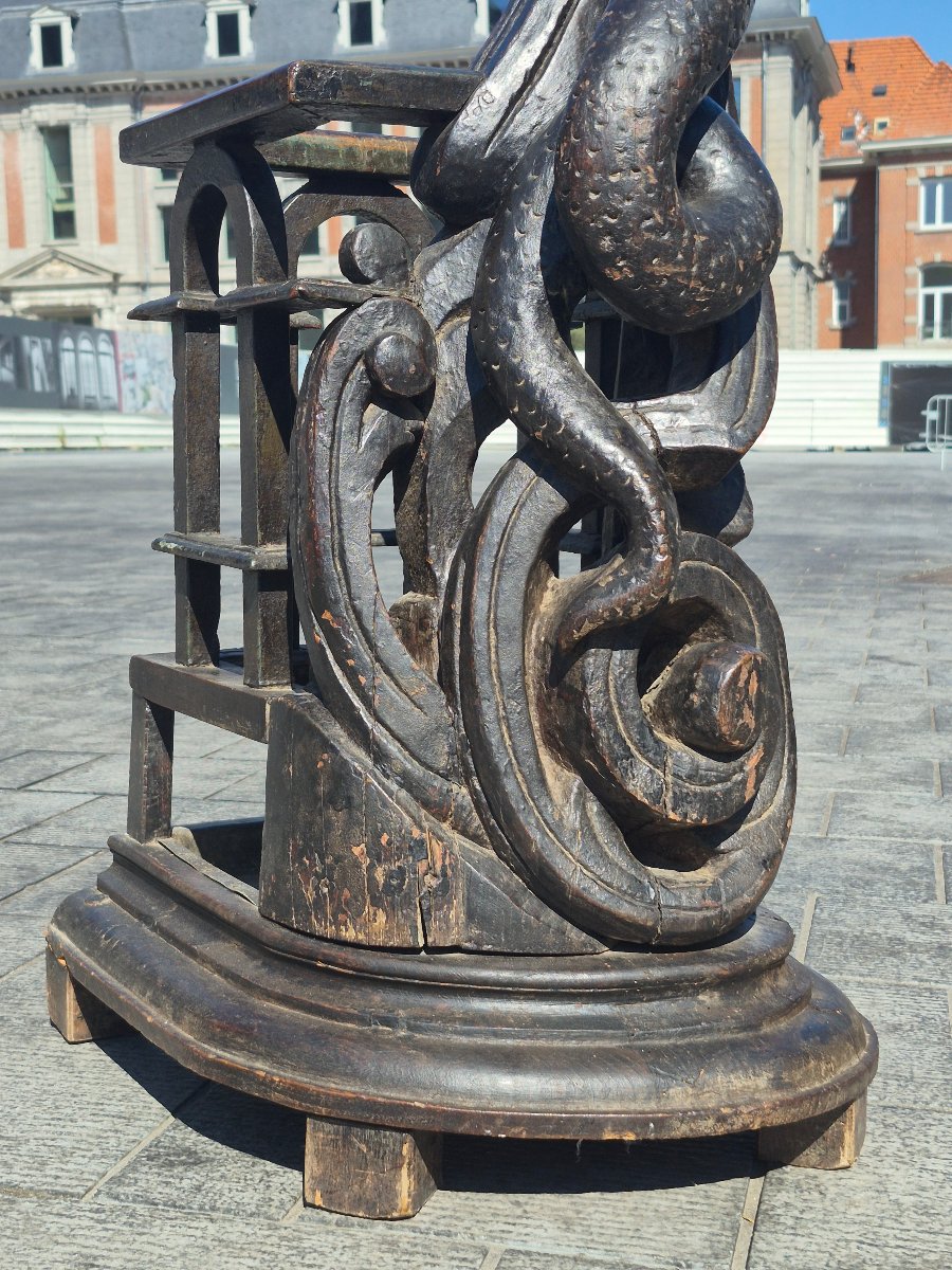 17th-century Zoomorphic Staircase-photo-3
