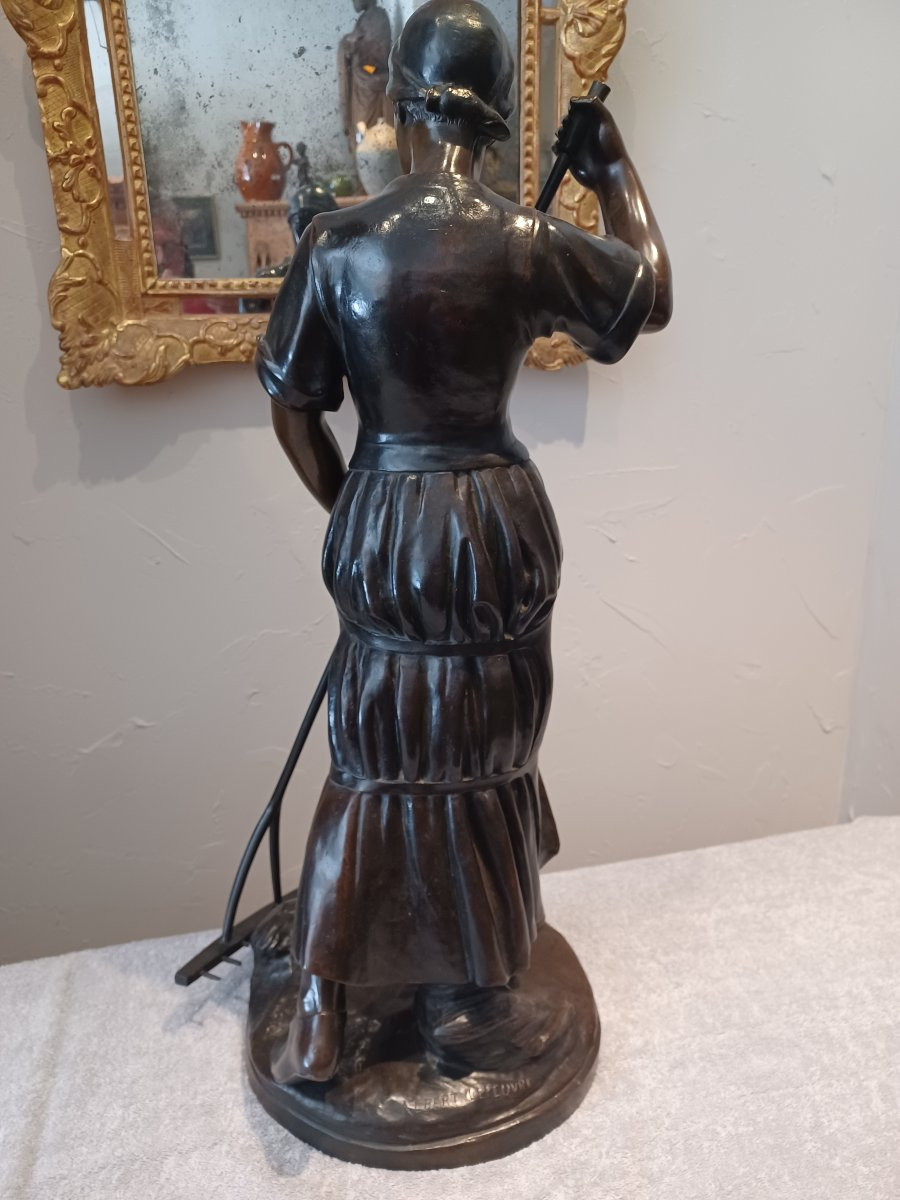 Sculpture bronze Albert LEFEUVRE ( 1845-1924) " Jeune paysanne au ratau"-photo-3