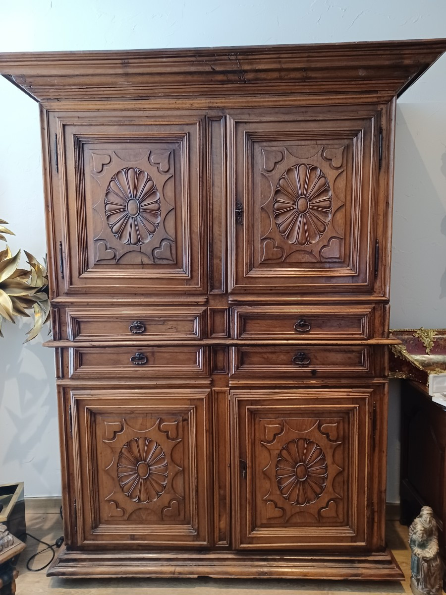 Buffet 4 portes , XIXème en noyer