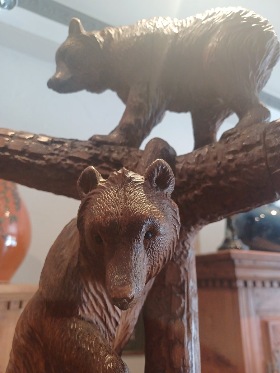 Grand porte-manteau en bois sculpté de la Foret Noire avec ours et oursons , Circa 1880-photo-1