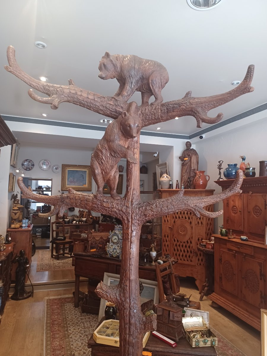 Grand porte-manteau en bois sculpté de la Foret Noire avec ours et oursons , Circa 1880-photo-7