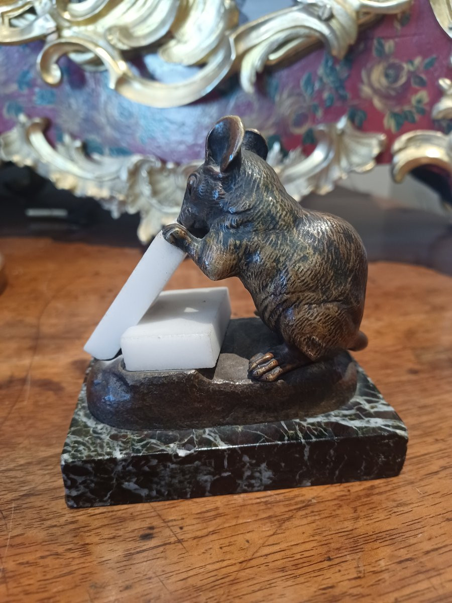 Bronze signé C. MASSON "Une Souris en train de grignoter un morceau de sucre"-photo-3