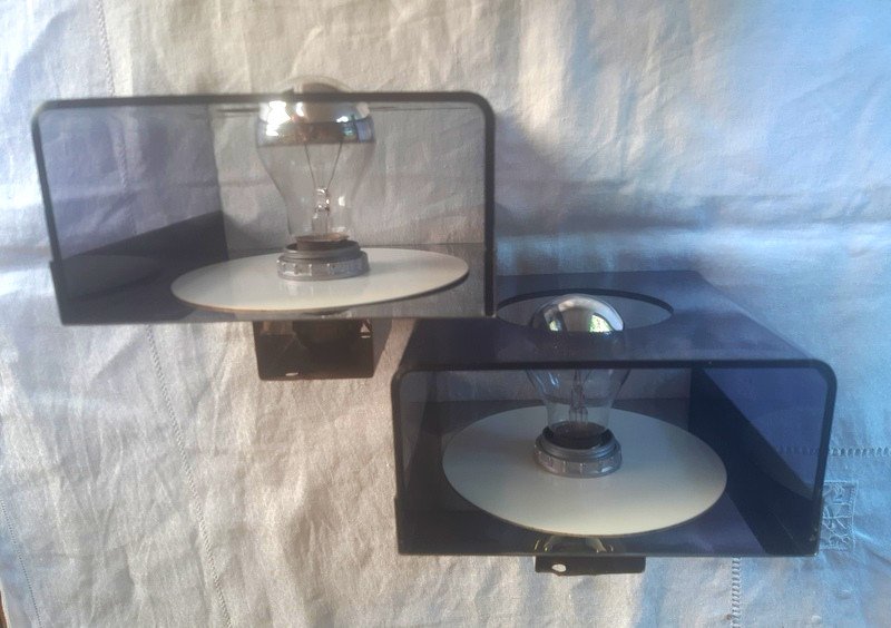 Paire d'Appliques Carrées Cubiques Lampes En Plexiglas Et Métal Luminaire Plexiglass Design Des années 60 / 70-photo-3