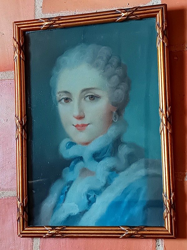 Charmant Pastel Portrait De Jeune Femme Aux Boucles d'Oreilles-photo-2