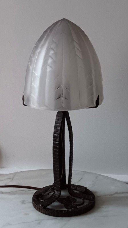 Lampe de table Degué à pied En Fer Forgé Epoque Art déco vers 1930-photo-3