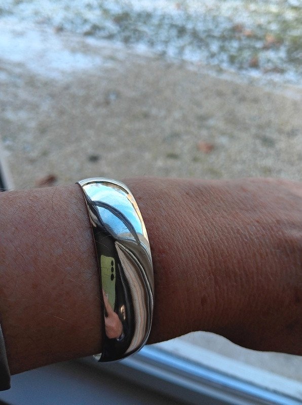 Lovely Bangle Bracelet In Sterling Silver