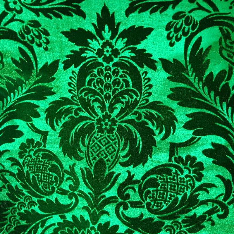 Coupon Length Of Embossed Silk Velvet Fabric Emerald Green Château De Chambord-photo-3
