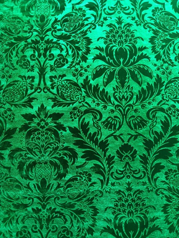 Coupon Length Of Embossed Silk Velvet Fabric Emerald Green Château De Chambord-photo-2