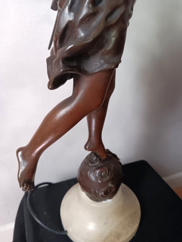 Grande Lampe En Bronze Figurant Une Femme Papillon Art Nouveau époque 1900-photo-3