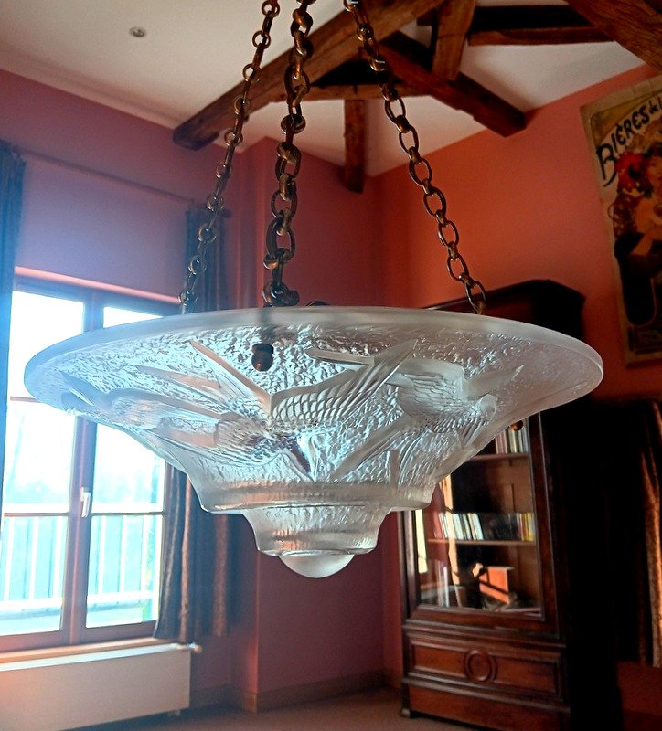 Maurice Model Verdun Superb Suspension Ceiling Chandelier With Swallows Art Deco Circa 1930