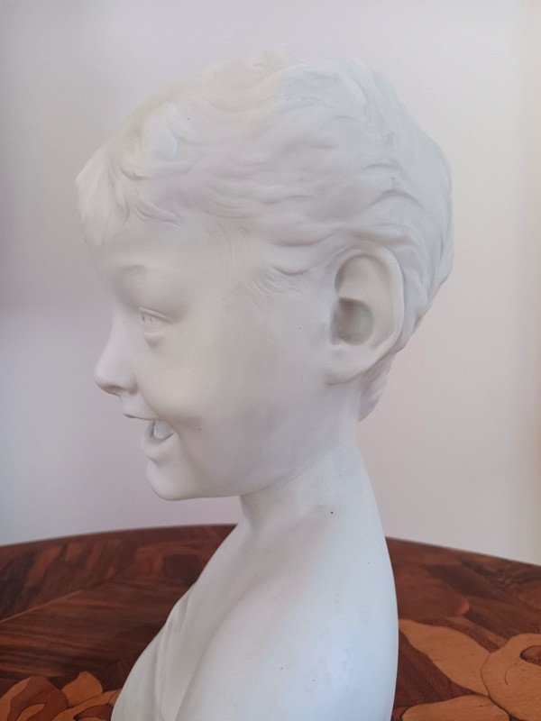Charming Biscuit Porcelain Child Bust-photo-4