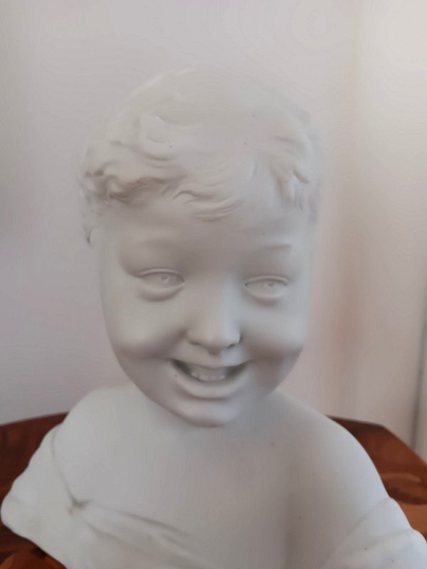 Charming Biscuit Porcelain Child Bust-photo-5