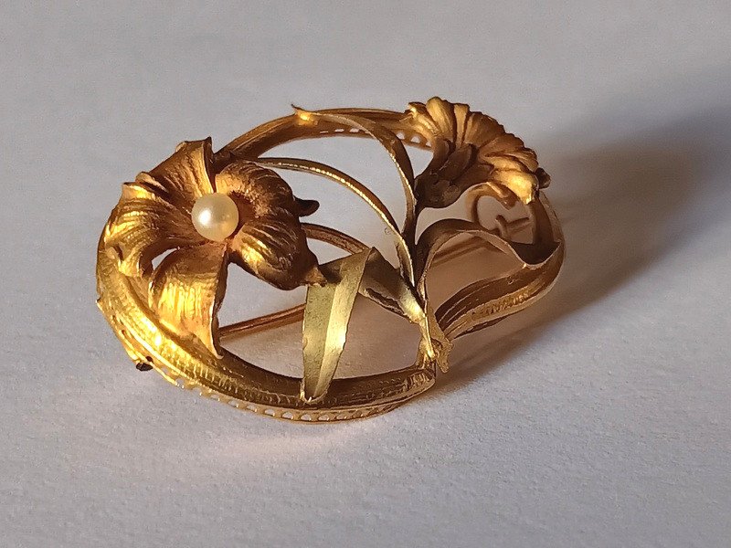 Delicate 18 Carat Gold Flower Brooch Art Nouveau Period Circa 1900-photo-2