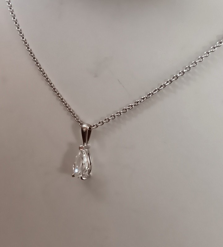Pendentif Diamant Taille Poire 1, 02 Carat Et Sa Chaîne En Or 18 Carats-photo-4