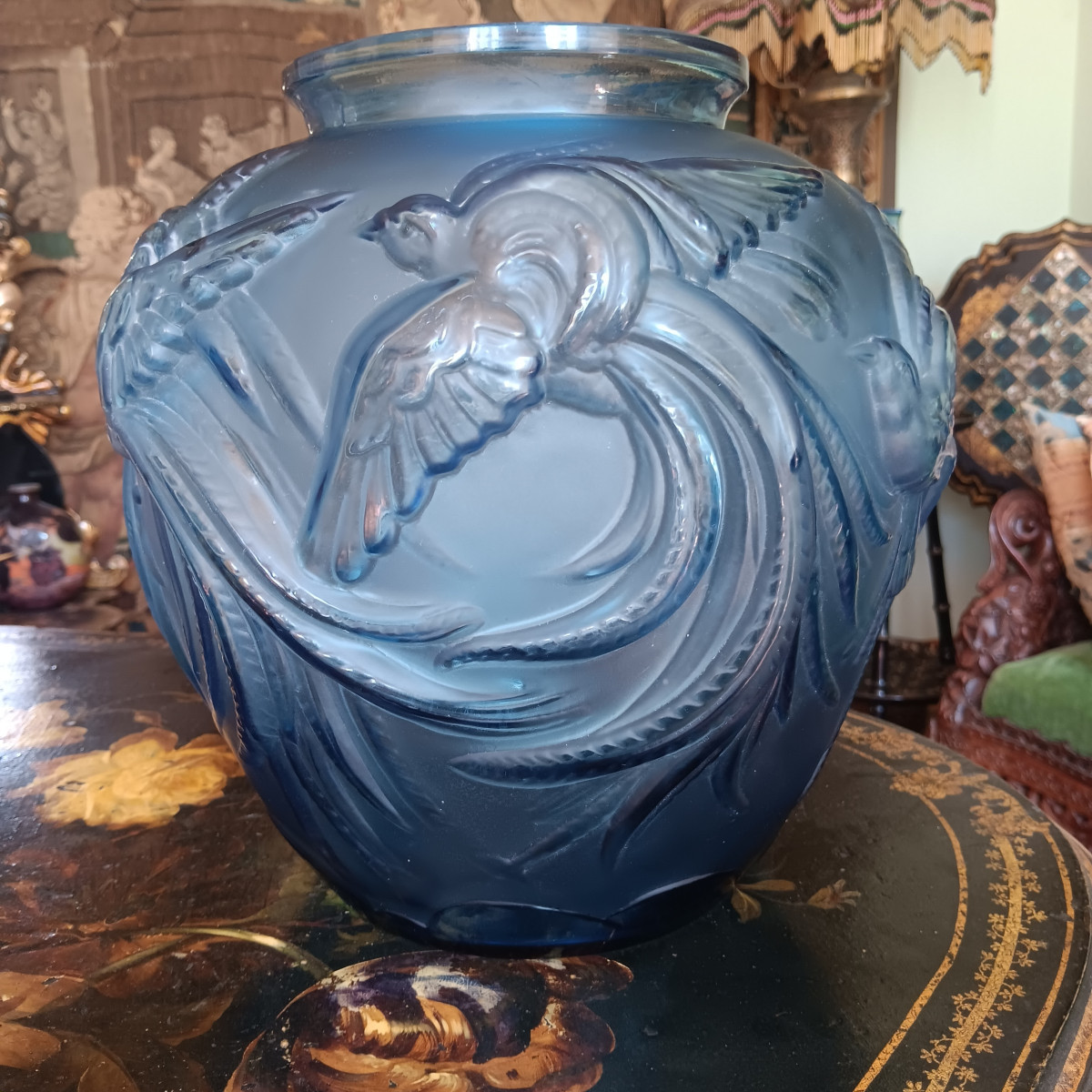 Verlys Vase Les Oiseaux De Paradis En Verre Bleu Art Déco Vers 1930