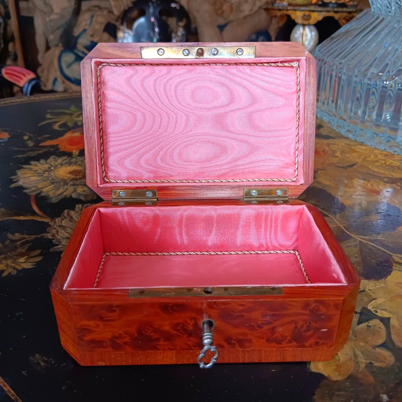 Ravissant Coffret à Bijoux Marqueté En Loupe Et Bois De Rose Boite En Marqueterie-photo-1