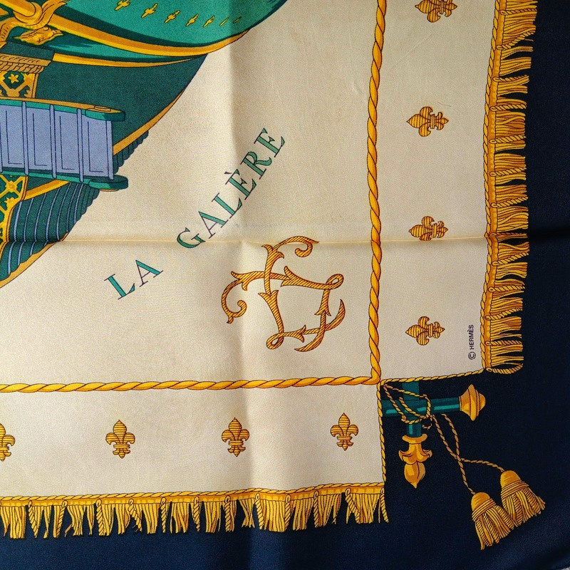 Carré foulard ancien Hermès Vue du carrosse de la galère La Réale Hugo Grygkar -photo-2