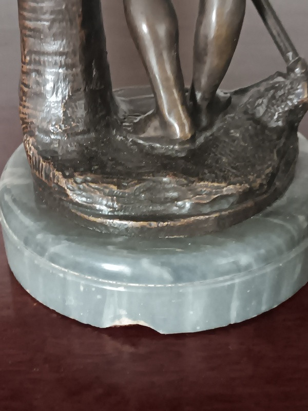 Le repos du faucheur jeune paysan en bronze sur son socle de marbre gris veiné-photo-5