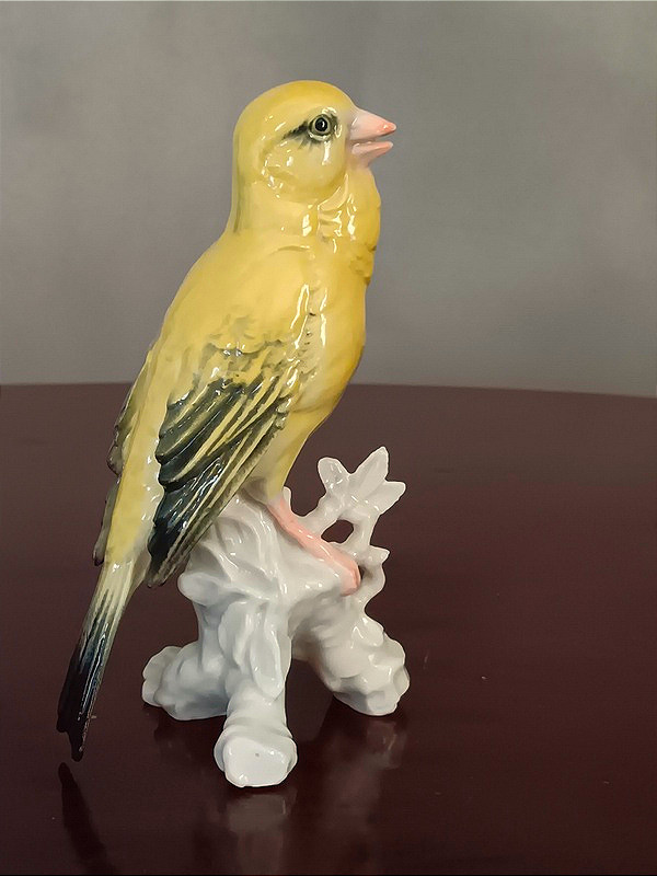 Karl Ens oiseau canari en porcelaine de Saxe signature verte années 1920