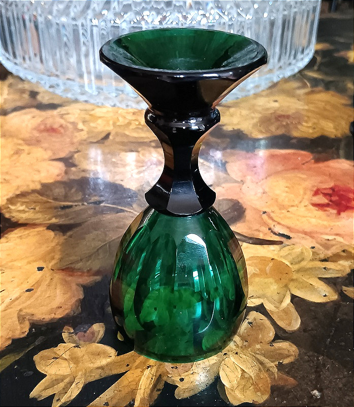 Belle suite De 7 verres En cristal taillé vert émeraude XIXème Siècle -photo-3