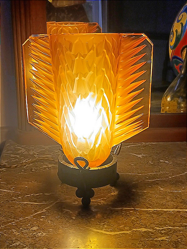Lampe veilleuse moderniste verre forme obus à ailettes Art déco 1930 -photo-3