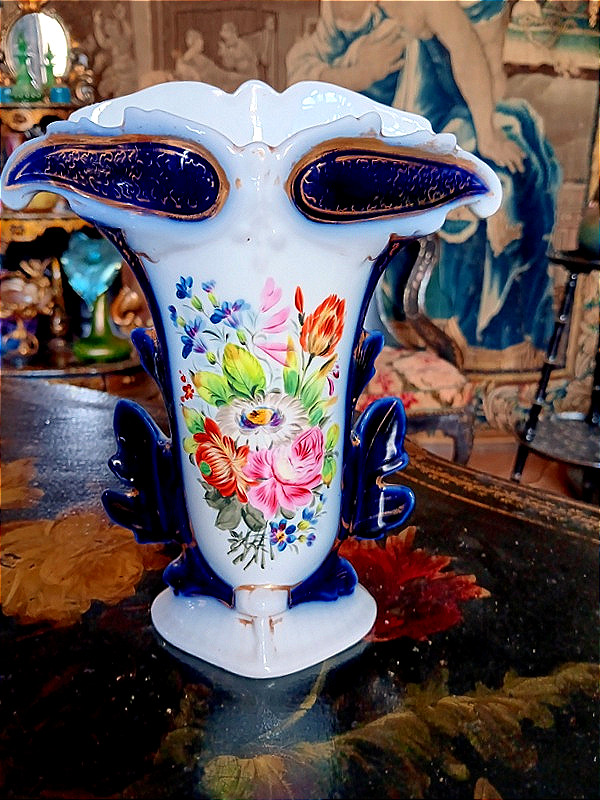 Porcelain Vase From Valentine Or Paris, Decorated With A Bouquet Of Flowers, 19th Century