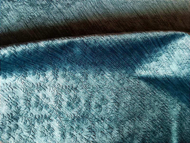 Beau métrage étoffe de velours de soie gaufré bleu pour sièges  coussins non utilisé-photo-3